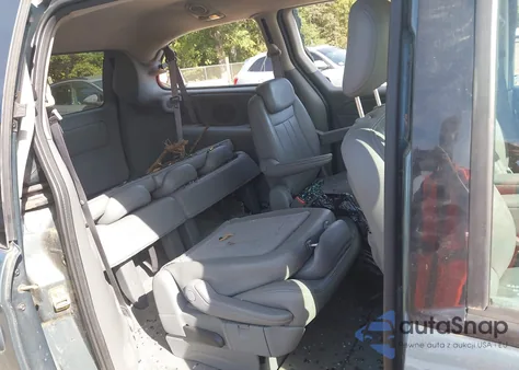 2006 Chrysler Town & Country Touring z USA, uszkodzony, nr VIN 2A8GP54L36R922717